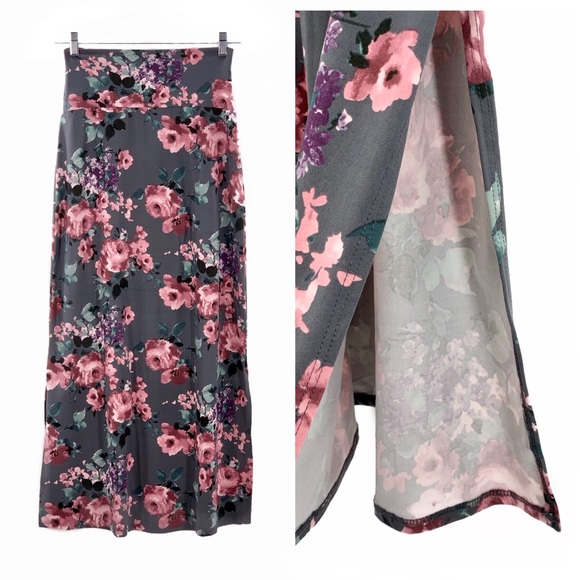 Agnes & Dora Dresses & Skirts - Maxi Skirt Side Slit Floral Great Escape